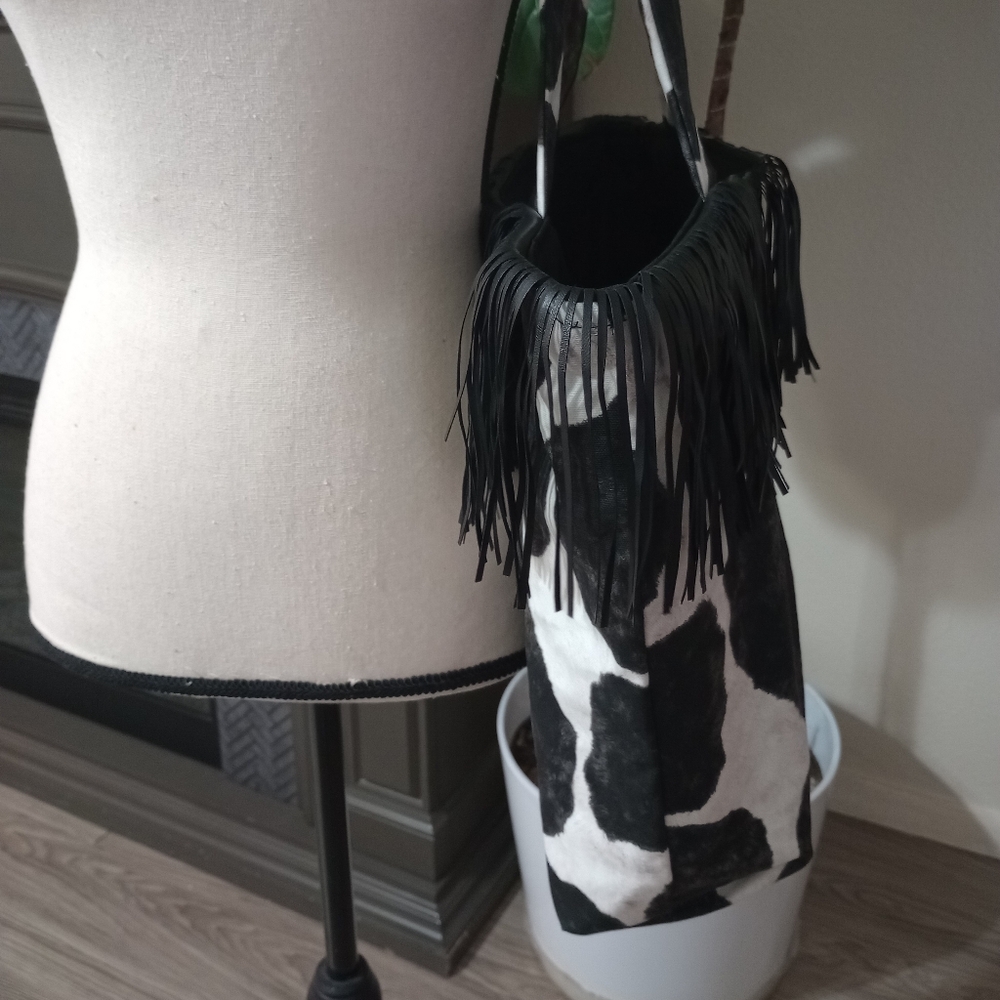 Black and White Fringe Tote Bag - Picture 7 of 13